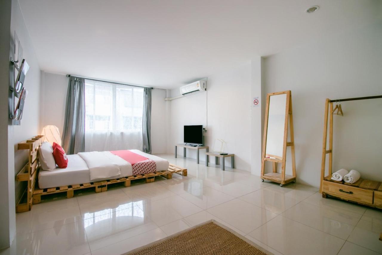 Hotel Oyo 421 Guyasuka & Cafe Bangkok